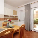 Modern Eingerichtete Im Erdgeschoss Ideal Fuer Famillien Mit Im By Interhome * Baška