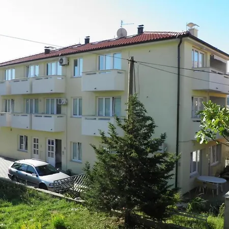 Modern Eingerichtete Im Erdgeschoss Ideal Fuer Famillien Mit Im By Interhome * 巴斯卡
