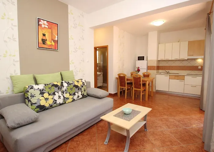 דירה Modern Eingerichtete Im Erdgeschoss Ideal Fuer Famillien Mit Im By Interhome