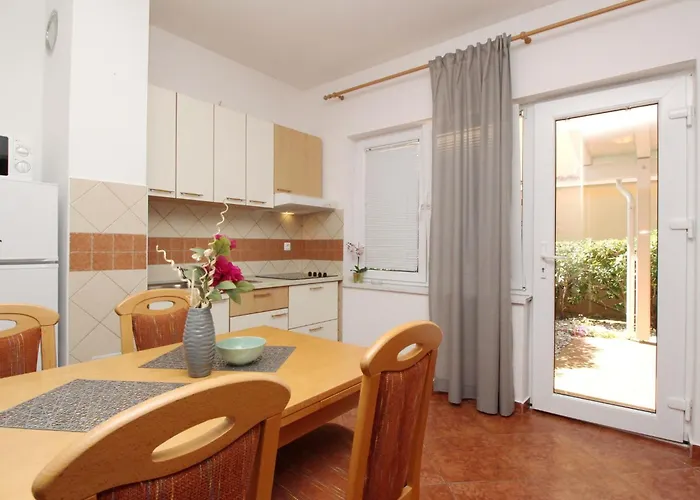 Modern Eingerichtete Im Erdgeschoss Ideal Fuer Famillien Mit Im By Interhome * באסקה