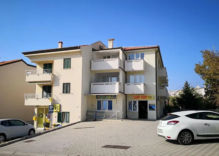 Modern Eingerichtete Im Erdgeschoss Ideal Fuer Famillien Mit Im By Interhome דירה
