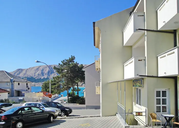 Apartment Modern Eingerichtete Im Erdgeschoss Ideal Fuer Famillien Mit Im By Interhome Baska (Krk)