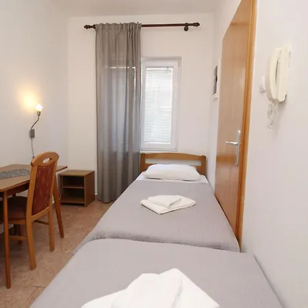Modern Eingerichtete Im Erdgeschoss Ideal Fuer Famillien Mit Im By Interhome Apartmán